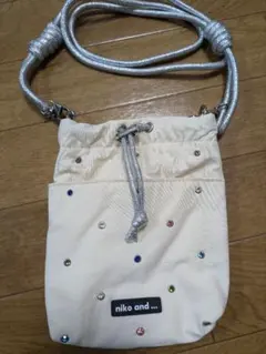 オリジナルビジュー巾着ショルダーバッグ niko and ... ニコアンド