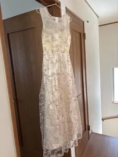新品未使用‼️最終価格‼️刺繍入りノースリーブロングドレス