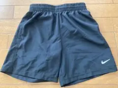 Nike 黒 ハーフパンツ　140cm