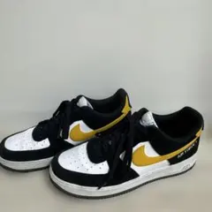 NIKE エアフォースワン　スニーカーのサムネイル