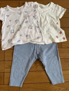 プリントTシャツ2枚とレギンスセット