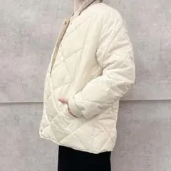 新品 中綿 ノーカラー キルティングジャケット 白