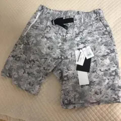 TATRAS JISHUI L.GRAY ショートパンツ　サイズ03 タグ付のサムネイル