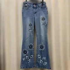 ★《POLAディニュー》花柄刺繍フレア　アップリケ　メイクデニム　11号