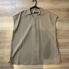 【プラステ】Vネック ノースリーブ シャツ　M クリーニング済