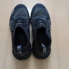 On Cloud6 Versa W ブラック スニーカーのサムネイル