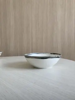 白と黒のグラデーションボウル