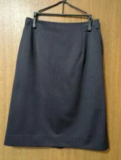 ダークネイビー ストライプ タイトスカートのサムネイル