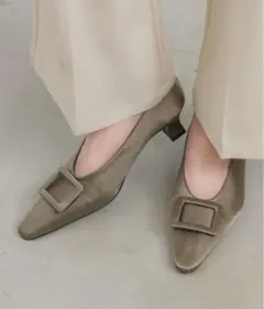 NEUNA スクエアモチーフサテンヒールパンプス ブラウン Mサイズ