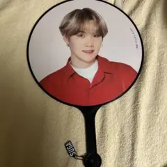 BTS SUGA ユンギ　大判うちわ 赤
