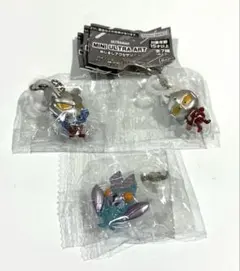 ウルトラマン　めじるしアクセサリー　ゼロ　セブン　バルタン星人