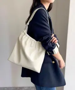 FREDY & GLOSTERチェーン＆ワンハンドルギャザーバッグのサムネイル