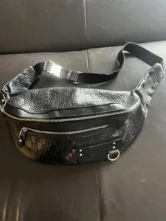 GUCCI ブラック ボディバッグ GGパターン