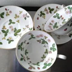 ウェッジウッド　ワイルドストロベリー　ペア　ティーカップ＆ソーサー