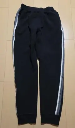 UNIQLO 黒 ドライスウェットパンツ 150 サイドライン