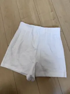 ZARA ハイウエストホワイト ショートパンツ S 新品未使用