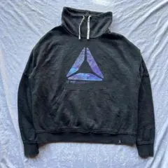 Reebok デルタロゴ ハイネック スウェットパーカー スミクロ スポーツ