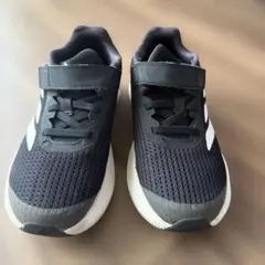 adidas キッズ スニーカー ブラック　20㎝のサムネイル