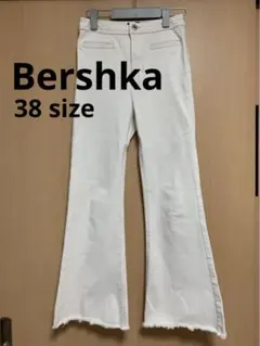 Bershka フレアデニム Mサイズのサムネイル