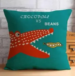 Crocodile vs Beans クッションカバー