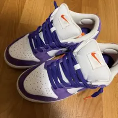 NIKE SB DUNK LOW パープル スニーカー白紐付き