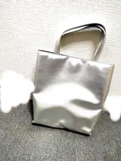 新品　激安！！SIMBOLO シルバー ショルダーバッグ