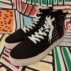 スタッズ付きハイトップスニーカー