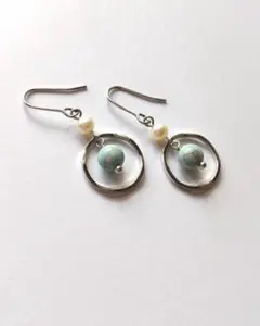 淡水パールと空色ターコイズのリングピアス/樹脂フック/サージカルステンレス