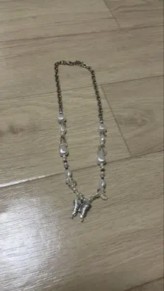 蝶モチーフ パールネックレス