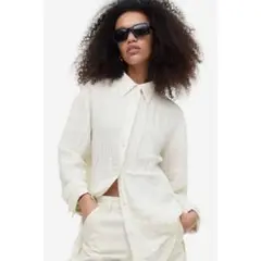 H&M エイチアンドエム　プリーツ　長袖シャツ　ホワイト　オーバーサイズのサムネイル