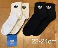 新品　アディダス　22-24cm ミッドカット　アンクルソックス　白黒2足のサムネイル