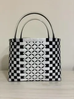 マカロンメイロード❀様専用 PPバンド かごバッグ Mサイズ 白×碧×黒