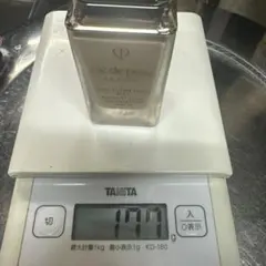 クレ・ド・ポー ボーテ タンフリュイドエクラ マット ベージュオークル20