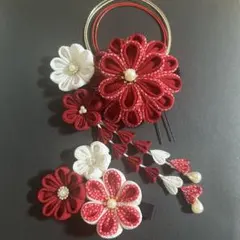 つまみ細工　髪飾り　赤　白　七五三　成人式　卒業式