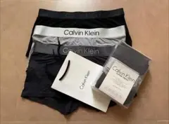 ブラック ロゴ入り ニット帽・ビーニー