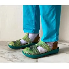 Item thumbnail for item ef08f8cf-1d76-485f-94d1-91881178b444