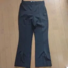 ZARA 黒 フレアパンツ Sサイズ　裾スリット入り