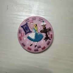 ディズニー　刺繍缶バッジ　第一弾　不思議の国のアリス