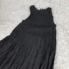 ⭐️美品　ロングワンピース　フレア　ノースリーブ　プリーツ　ブラック