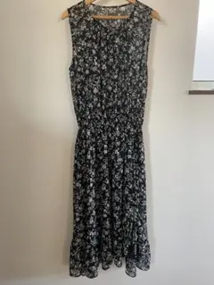 Lily brown 花柄 ノースリーブ ワンピース ウエストリボン - メルカリ