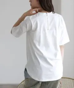 【美品】Pierrot イージーケアバックジップデザインTシャツ　Ｌ　ホワイトのサムネイル