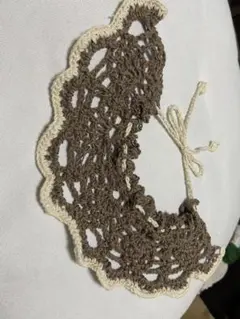 【オーダー可能】ベビー用ブラウンとクリーム色の編み物つけ襟