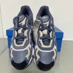 ★新品　アディダス　TEMPERRUNスニーカー　28CMのサムネイル
