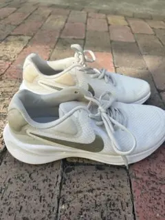 NIKE スニーカー FD2208-010 ホワイト ゴールド 24.5cm