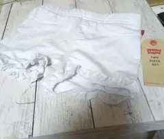 新品 タグ付き Levi's フリル付きホワイトショートパンツ
