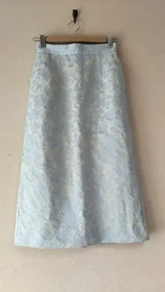 ネセセアnesesseire　タイトスカート