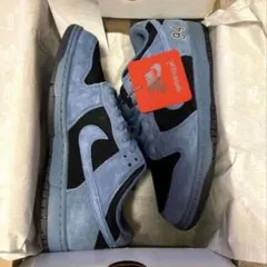 Supreme × Nike SB Dunk Low 