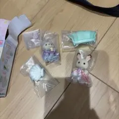 シルバニアファミリー　赤ちゃん　家具コレクション　ハスキー　ショコラウサギ