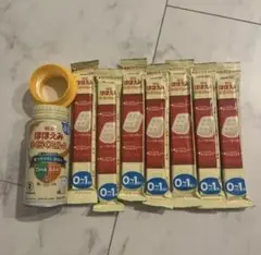 明治 ほほえみらくらくキューブ×7本　缶200ml×1缶　アタッチメント付