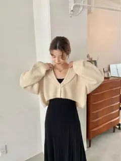 カスタネ　襟付きクロップドカーディガン